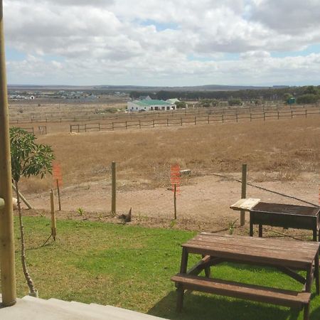 לאנגבאן The Stables Accommodation מראה חיצוני תמונה