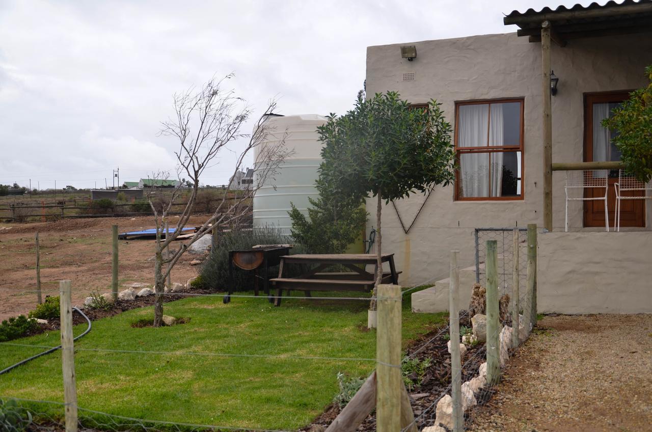 לאנגבאן The Stables Accommodation מראה חיצוני תמונה