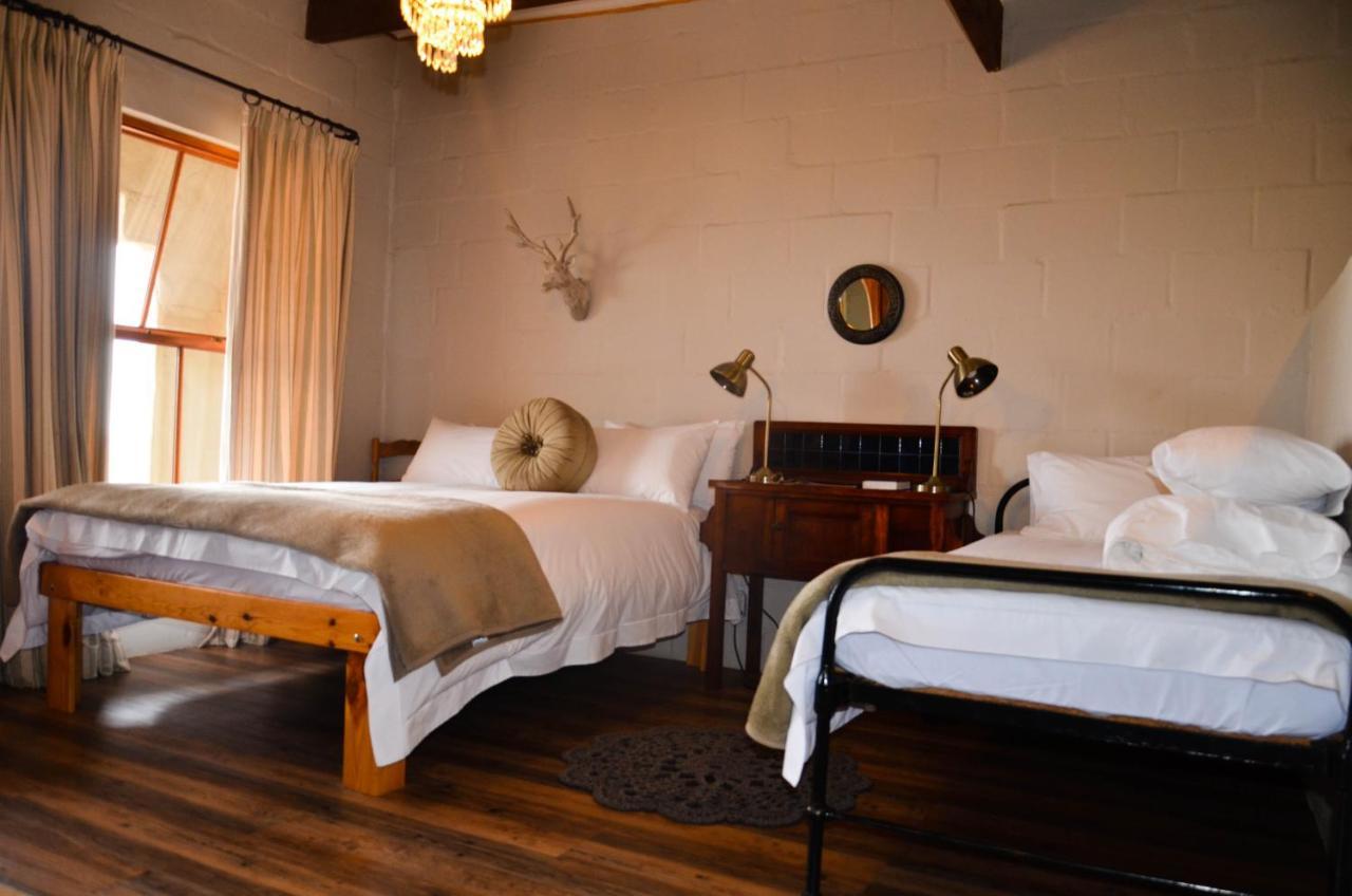 לאנגבאן The Stables Accommodation מראה חיצוני תמונה