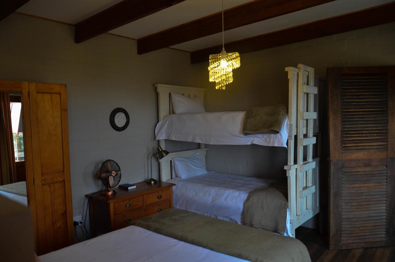 לאנגבאן The Stables Accommodation מראה חיצוני תמונה