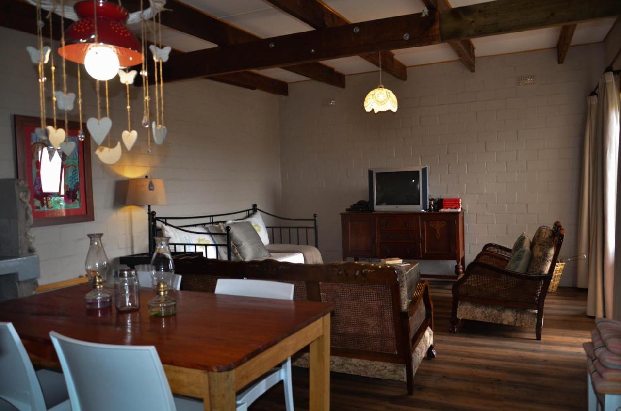 לאנגבאן The Stables Accommodation מראה חיצוני תמונה